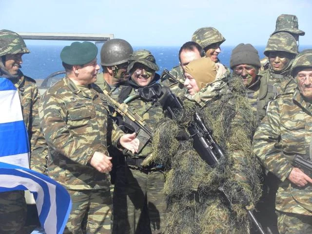 Ακροβολισμένοι «Sniper» γένους θηλυκού περιμένουν τους Τούρκους στα νησιά: Ρύθμιση για την συμμετοχή γυναικών στην Εθνοφυλακή!